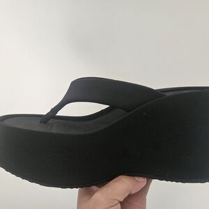 Zara Black Platform Flip-Flops